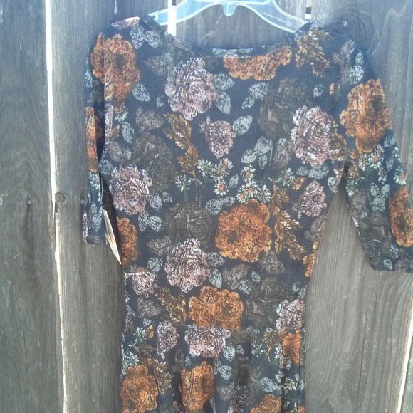 NWT LulaRoe Rose & Daisy Print Dress - Picture 2 of 9